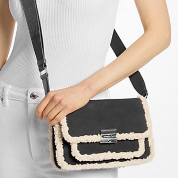 MICHAEL KORS Bradshaw Medium Suede and Faux Shearling Messenger Bag
Black 
NWT - Picture 3 of 16